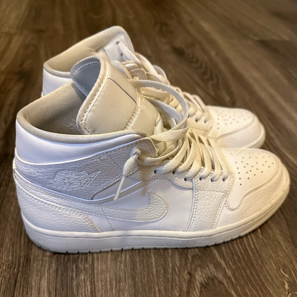 Jordan 1 Mid Triple White